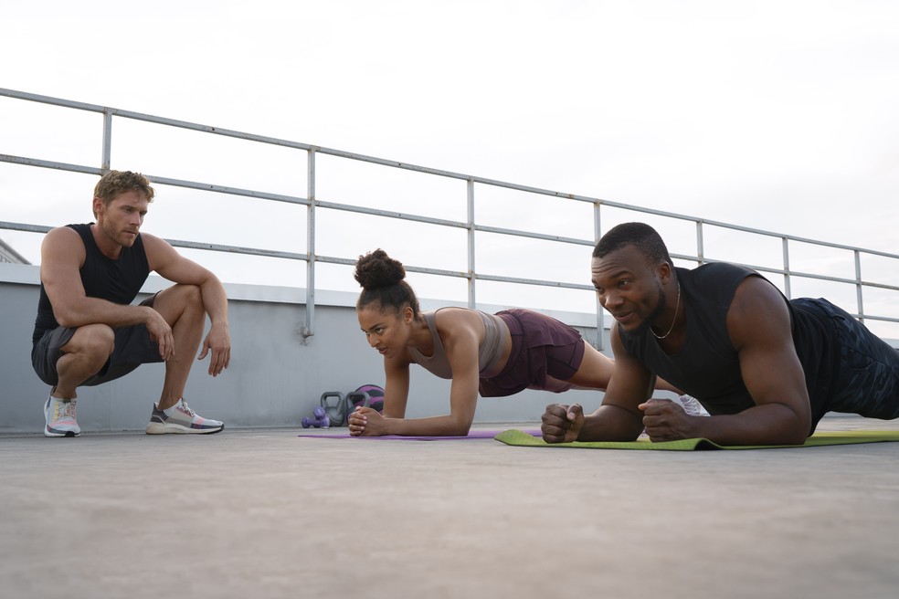 Exercícios físicos fazem parte do processo de emagrecimento — Foto: Freepik