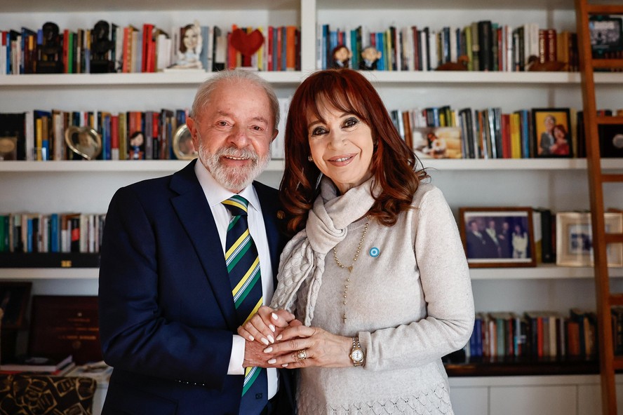 Lula visita Cristina Kirchner em prisão domiciliar: 'Siga ...