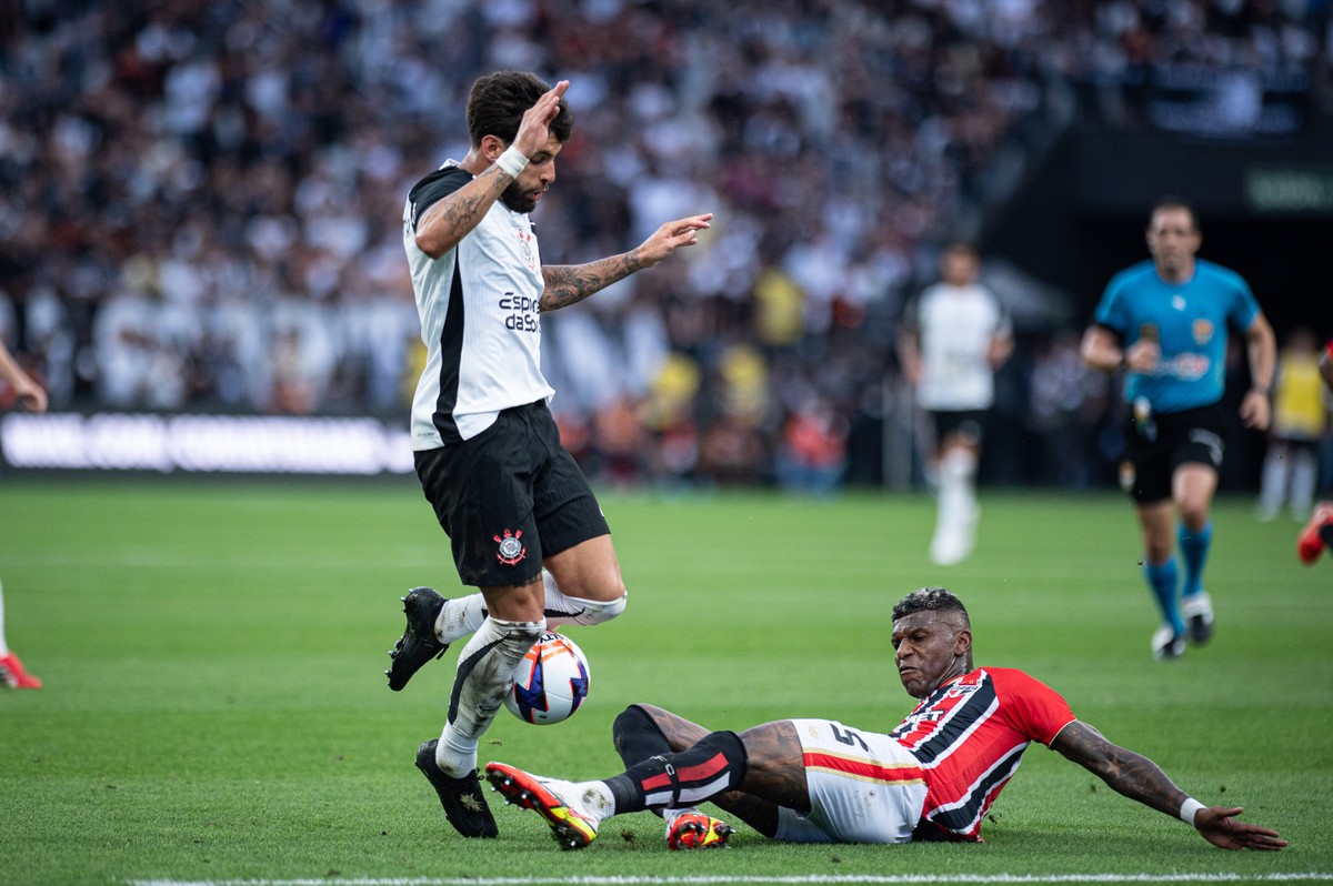 São Paulo e Corinthians empatam em clássico pelo Campeonato Paulista