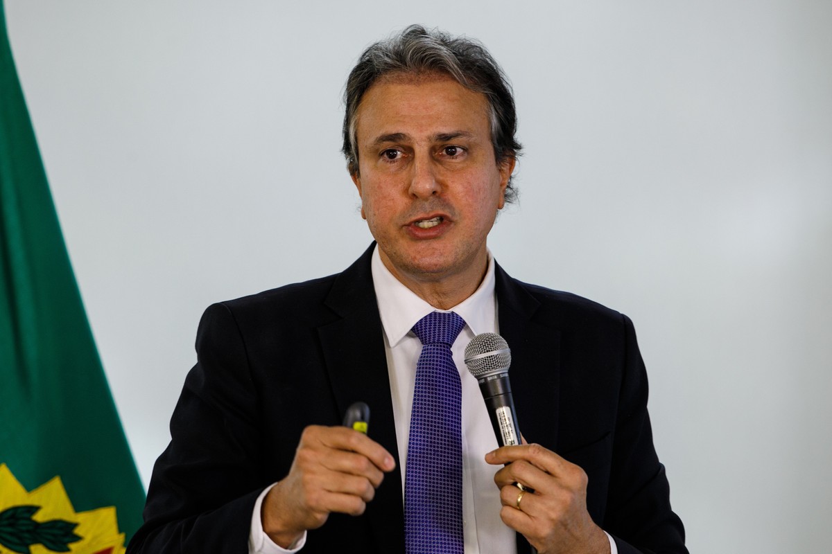 Ministro Camilo Santana durante evento político discutindo pautas do governo