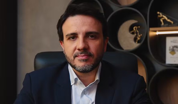 Partido Missão realiza primeiro Congresso neste sábado (1), lançando Renan Santos como candidato à presidência - QTU Questões do Universo