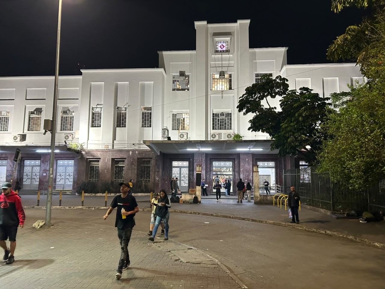 Greve dos ferroviários da CPTM entra no 2º dia e mantém três linhas afetadas em São Paulo - QTU Questões do Universo