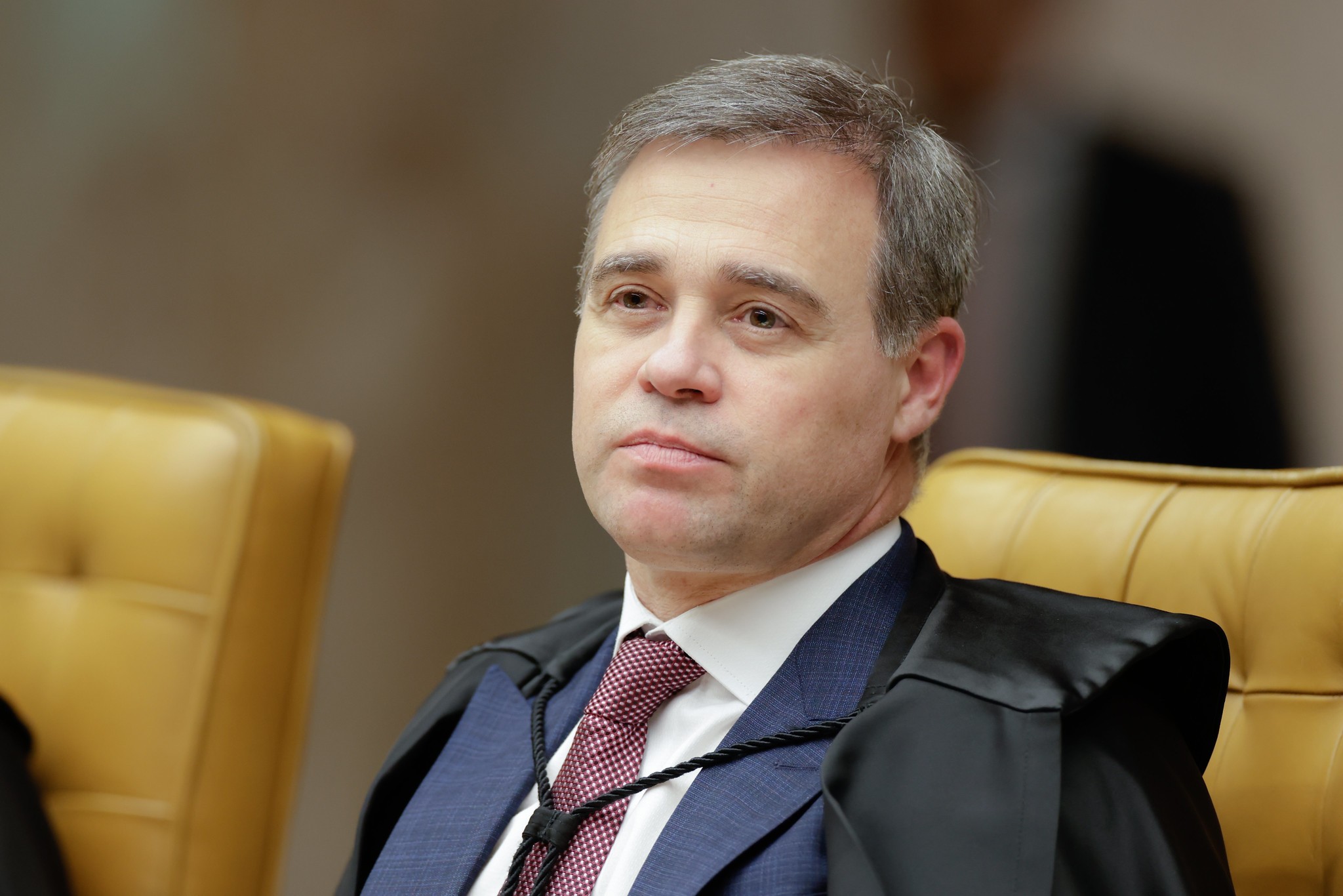 Mendonça relata ‘muita infelicidade’ no início no STF e diz que ministros têm ‘condição média’ de vida - QTU Questões do Universo