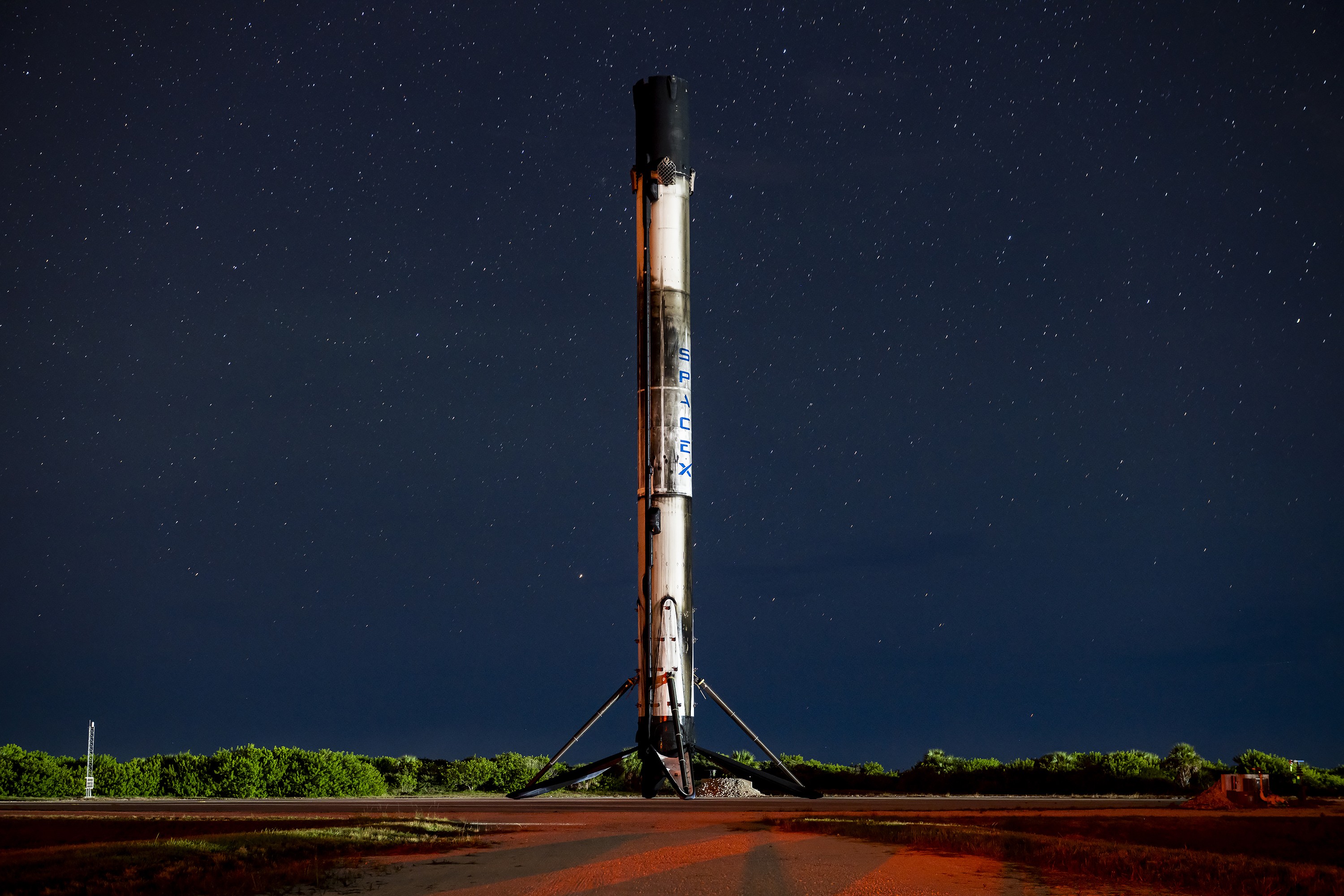 Foguete da SpaceX vai colidir com a Lua nesta quarta-feira (5) e abrir cratera de cinco metros - QTU Questões do Universo