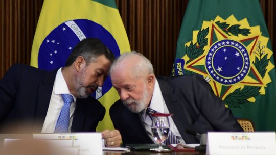 Fora da agenda, Lula se reuniu com Lira na noite de domingo