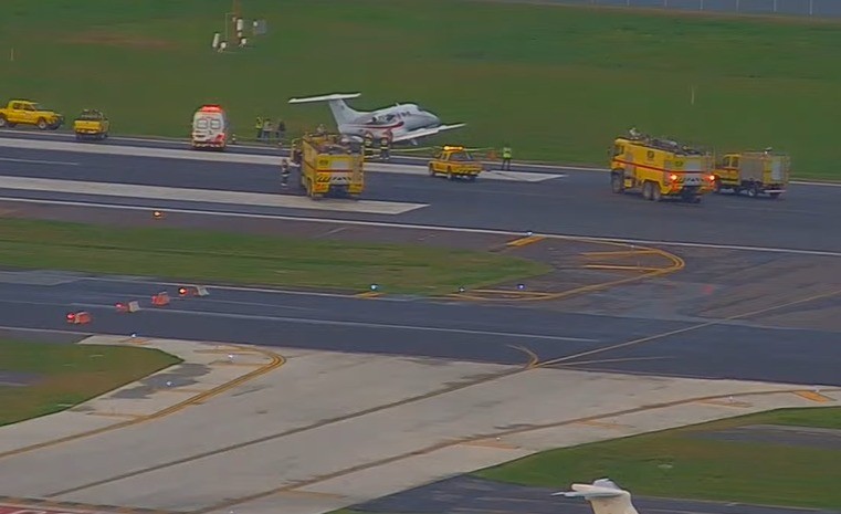 Acidente com avião de pequeno porte no Santos Dumont faz voos serem redirecionados para o Galeão - QTU Questões do Universo