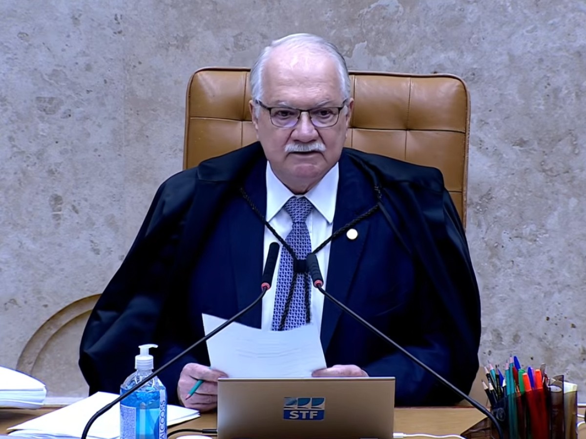'Não se julgam pessoas, julgam-se fatos e questões jurídicas', diz Fachin em julgamento sobre Moraes