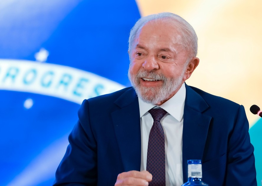 Lula recebe alta após passar por procedimentos em hospital de São Paulo