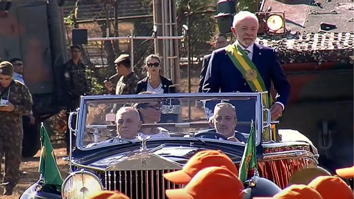 Com o tema 'Brasil Soberano', Lula abre desfile cívico-militar de 7 de setembro