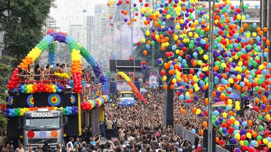 Parada do Orgulho LGBT+ em São Paulo espera reunir três milhões de pessoas neste domingo (2)