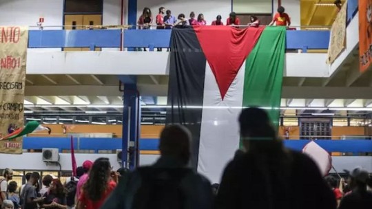 Estudantes da USP fazem acampamento em apoio à Palestina e pedem cessar-fogo em Gaza
