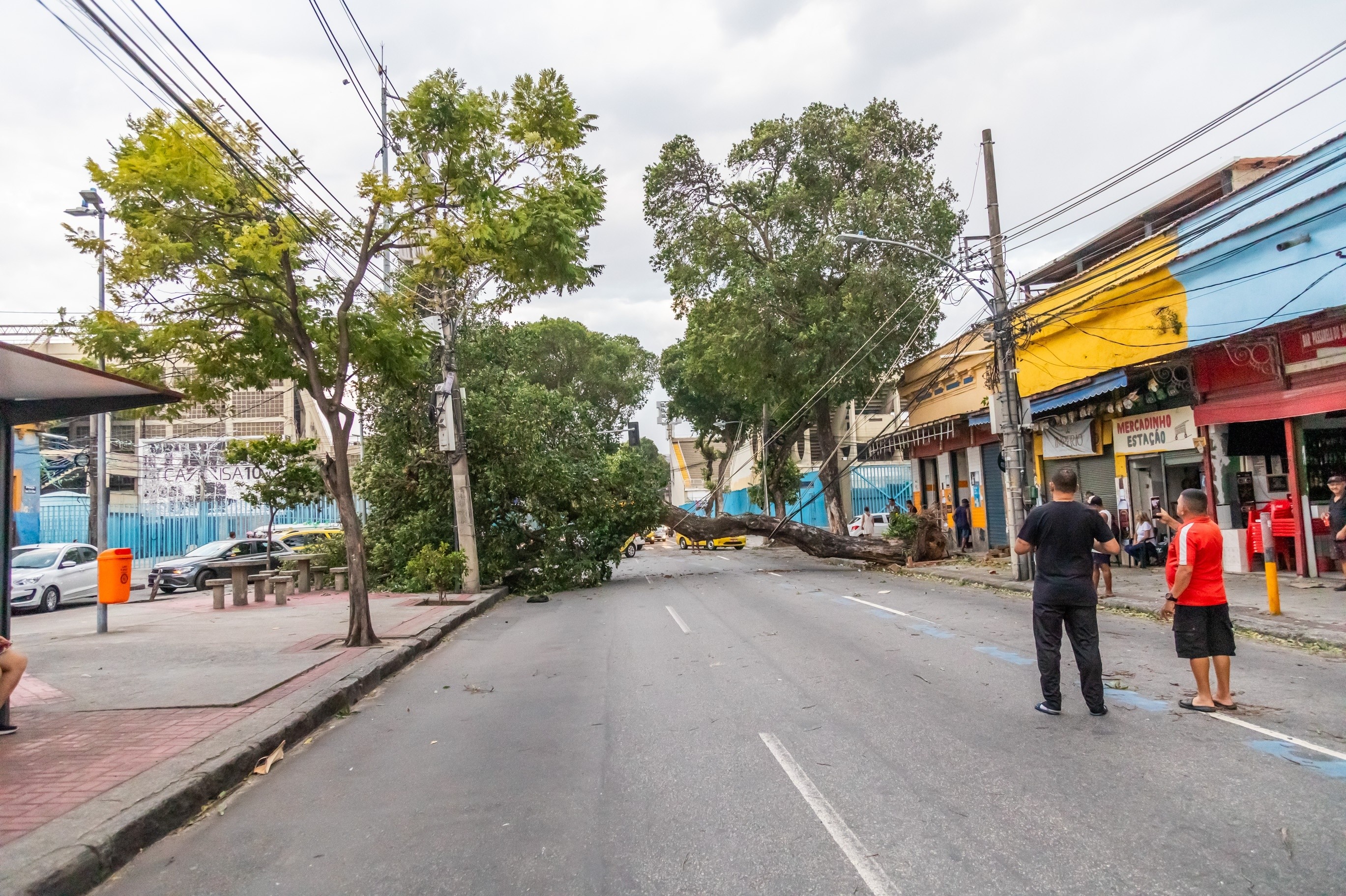 Por que ventania que atingiu Rio não apareceu nas previsões climáticas? Meteorologista explica - QTU Questões do Universo