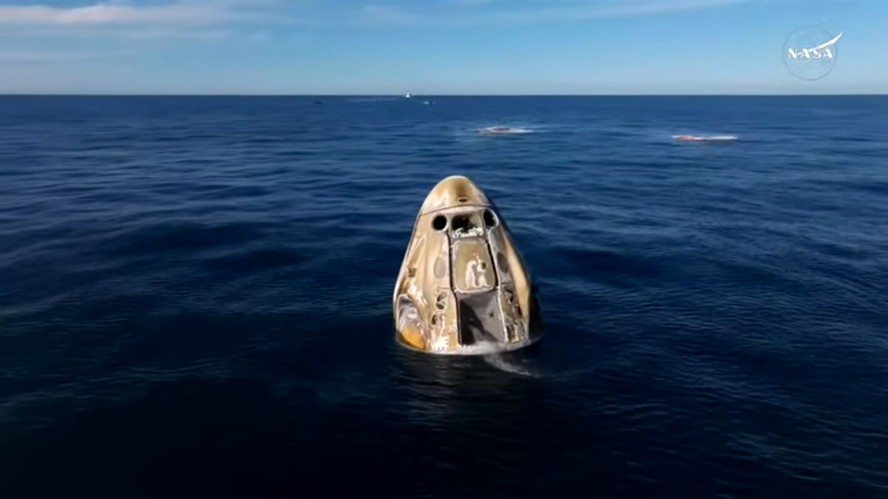Astronautas presos no espa&ccedil;o h&aacute; 9 meses pousam na Terra | Mundo | cbn