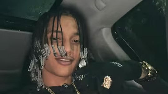 Oruam é considerado foragido; rapper acumula 66 violações da tornozeleira eletrônica