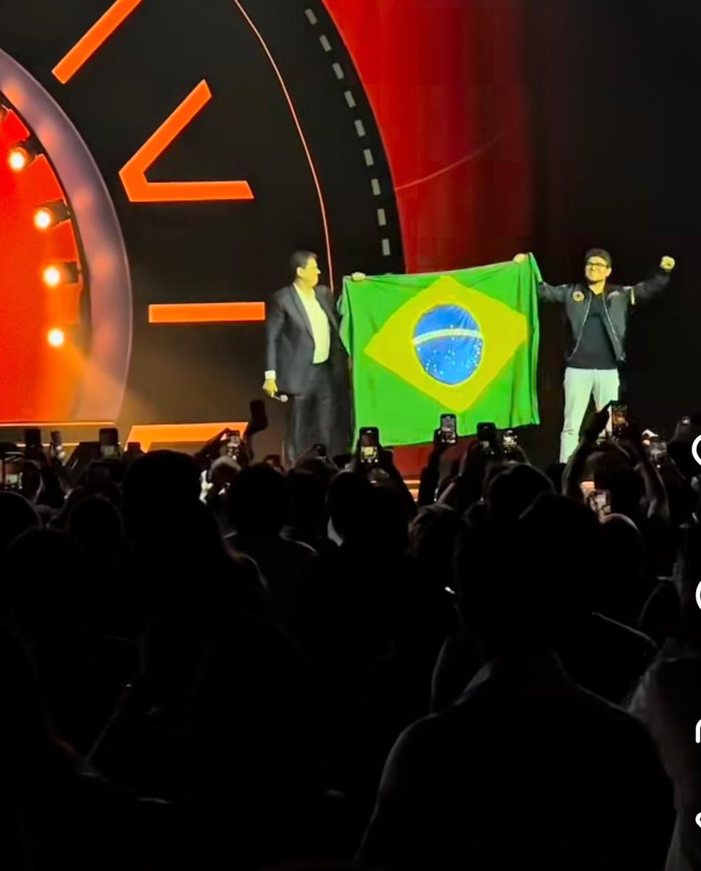 Tarcísio de Freitas ao lado do empresário Tallis Gomes, fundador do G4 Educação, na última sexta-feira (14). — Foto: Reprodução/ redes sociais