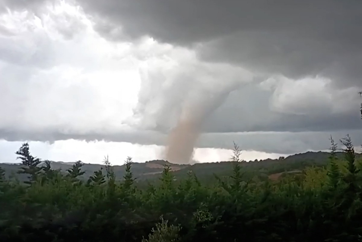 Tornado deixa 41 feridos e 300 casas danificadas em vila na França