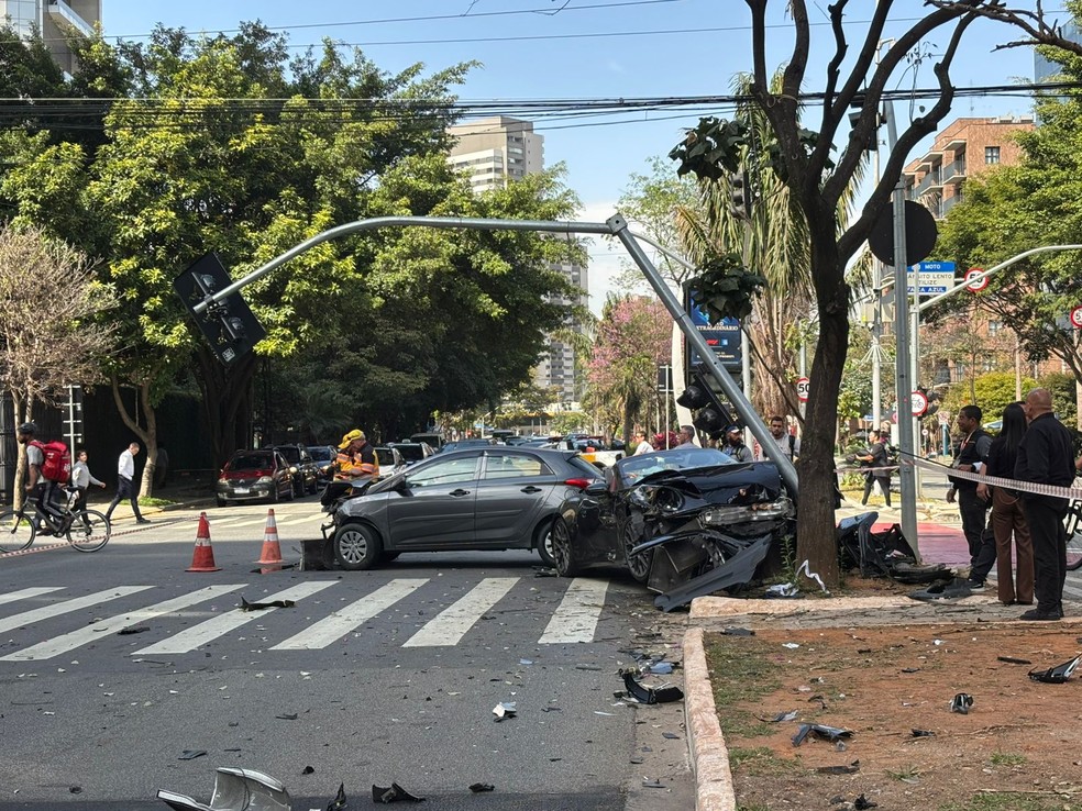 Acidente que envolveu os influenciadores Gato Preto e Bia Miranda — Foto: Karen Lemos/CBN