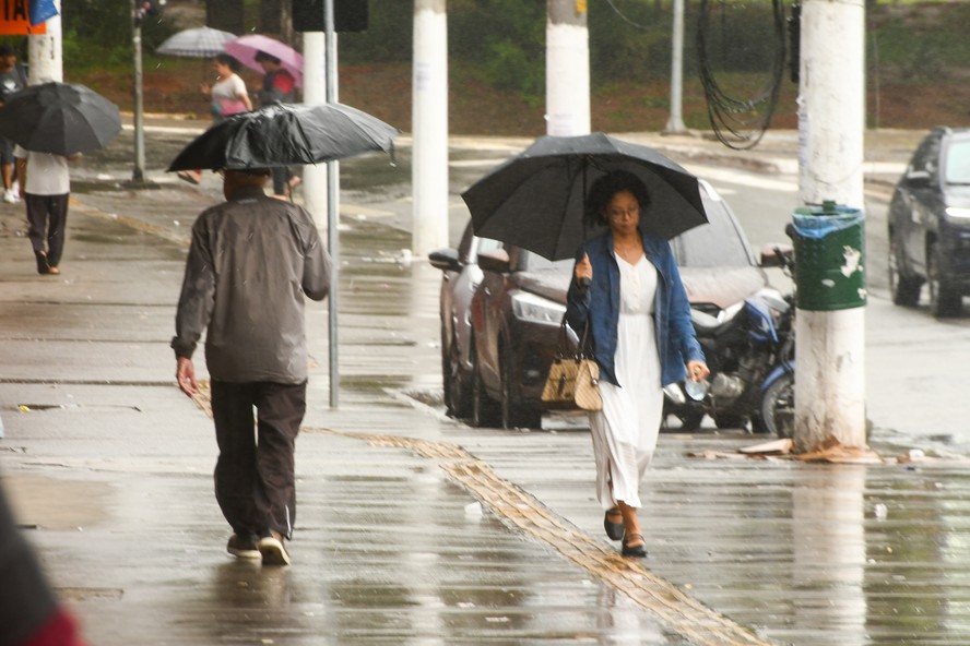 Cidades da região metropolitana de SP recuperam das fortes chuvas
