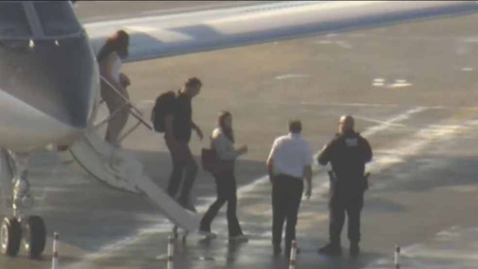 Flávio Bolsonaro desembarca em Miami, nos Estados Unidos. — Foto: Reprodução