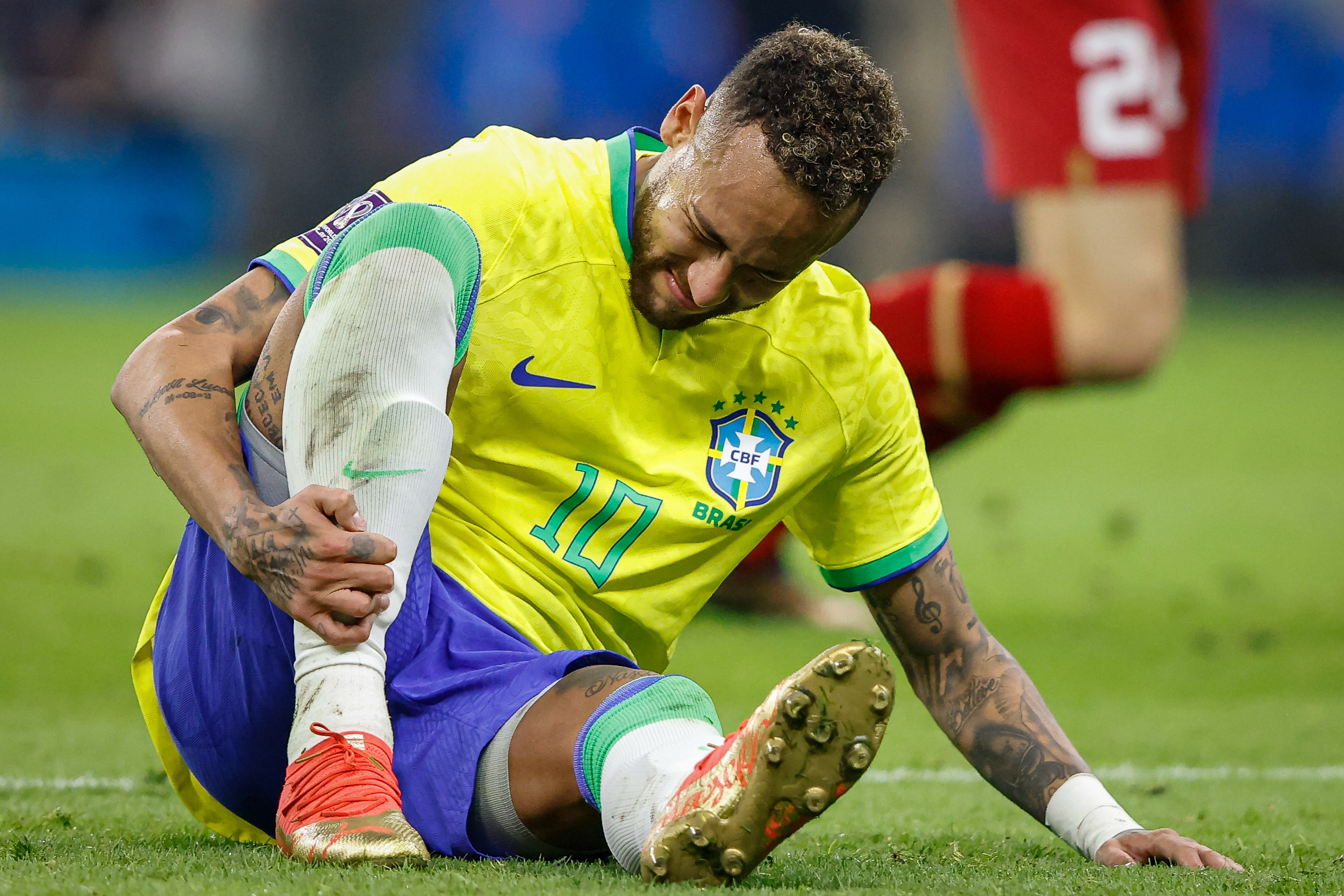 Prazo dado por médico da Seleção Brasileira para recuperação de Neymar tiraria ele da estreia da Copa