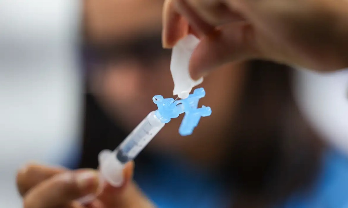 Vacina contra a dengue desenvolvida pelo Instituto Butantan deve começar a ser aplicada em 2026