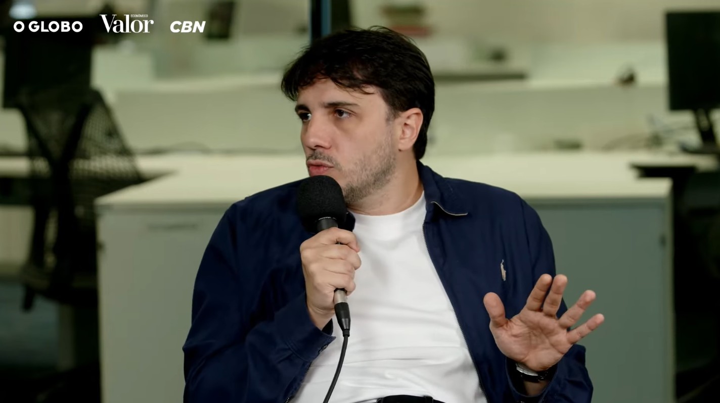 Favelas já não possuem direitos concretos, afirma Renan Santos ao explicar estado de exceção - QTU Questões do Universo