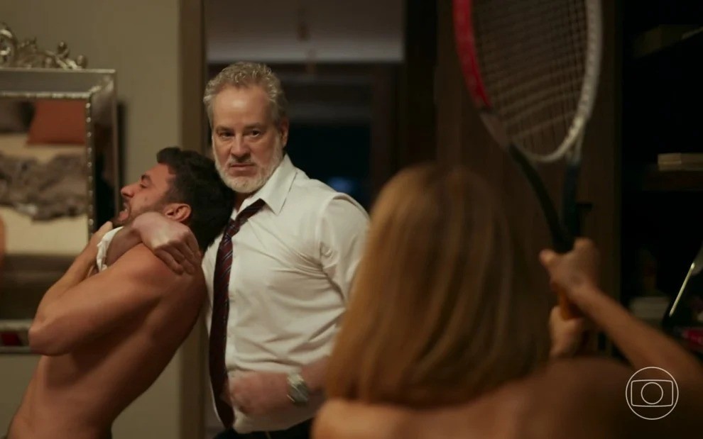 Dan Stulbach conta bastidores de cena com raquete em 'Quem Ama Cuida' e revela improviso com Mariana Ximenes - Foto