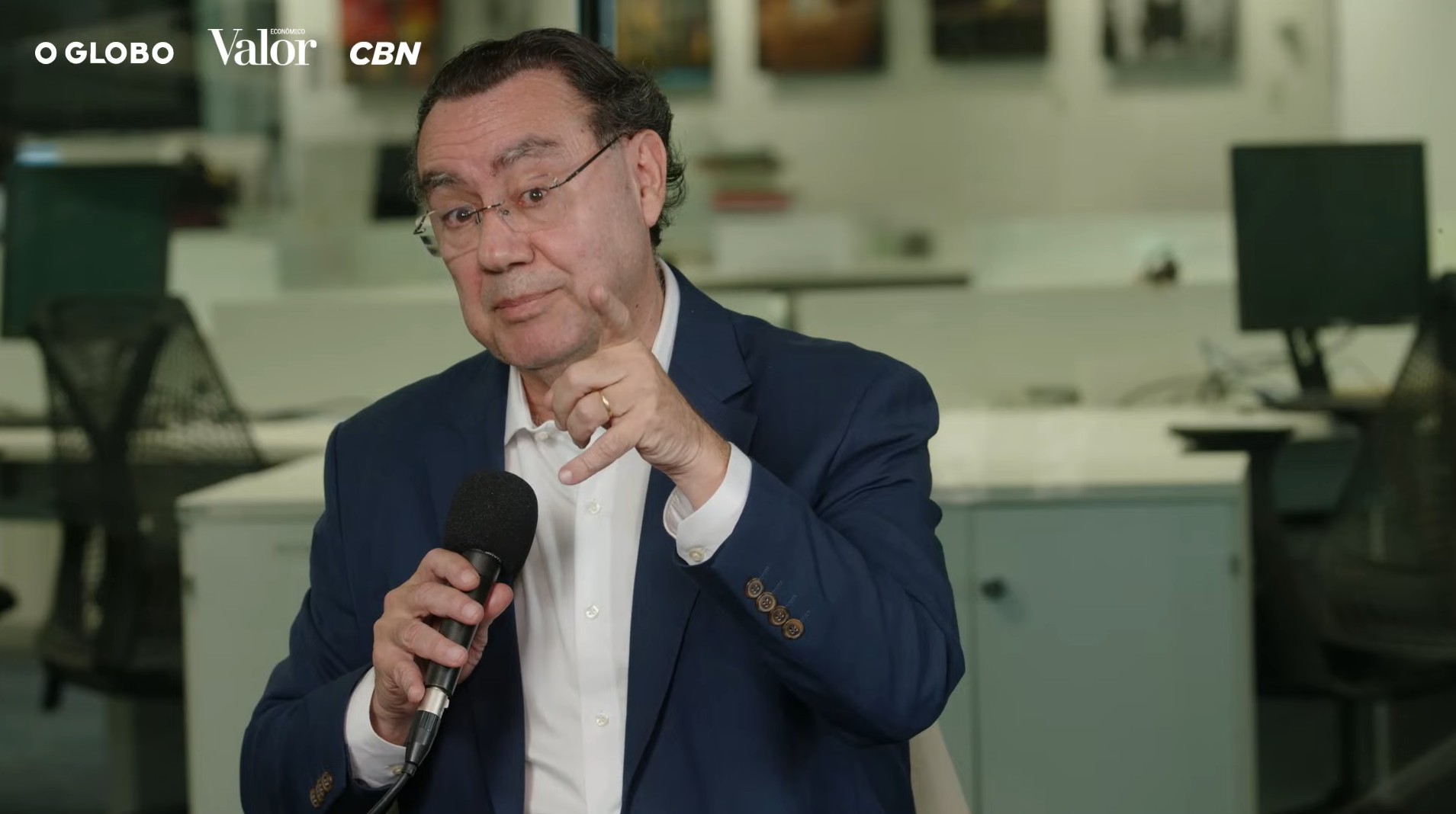 Grupo de juristas irá analisar anistia, afirma Cury; Candidato afirma que condenações foram 