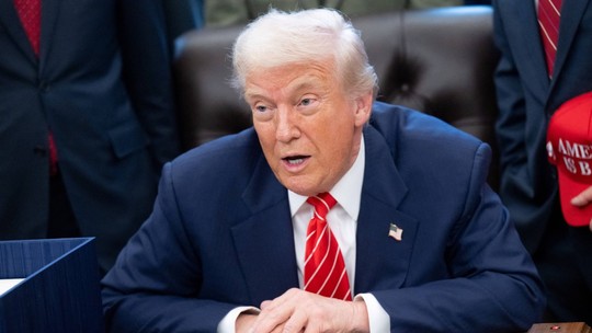 Trump anuncia nesta quinta (12) revogação da 'declaração de perigo' dos EUA sobre efeito estufa