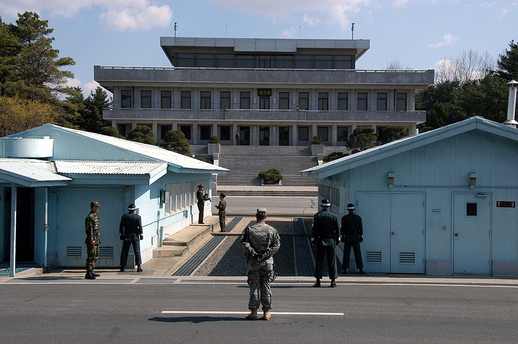 Coreia do Norte avalia envio de armamento adicional para próximo da fronteira com Coreia do Sul