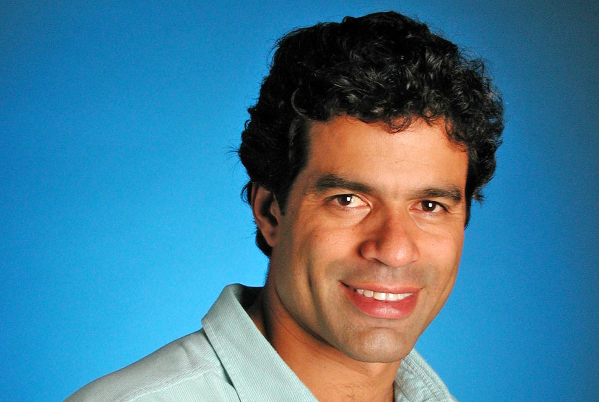 Paris 2024 Raí participa do revezamento da tocha olímpica em Versalhes