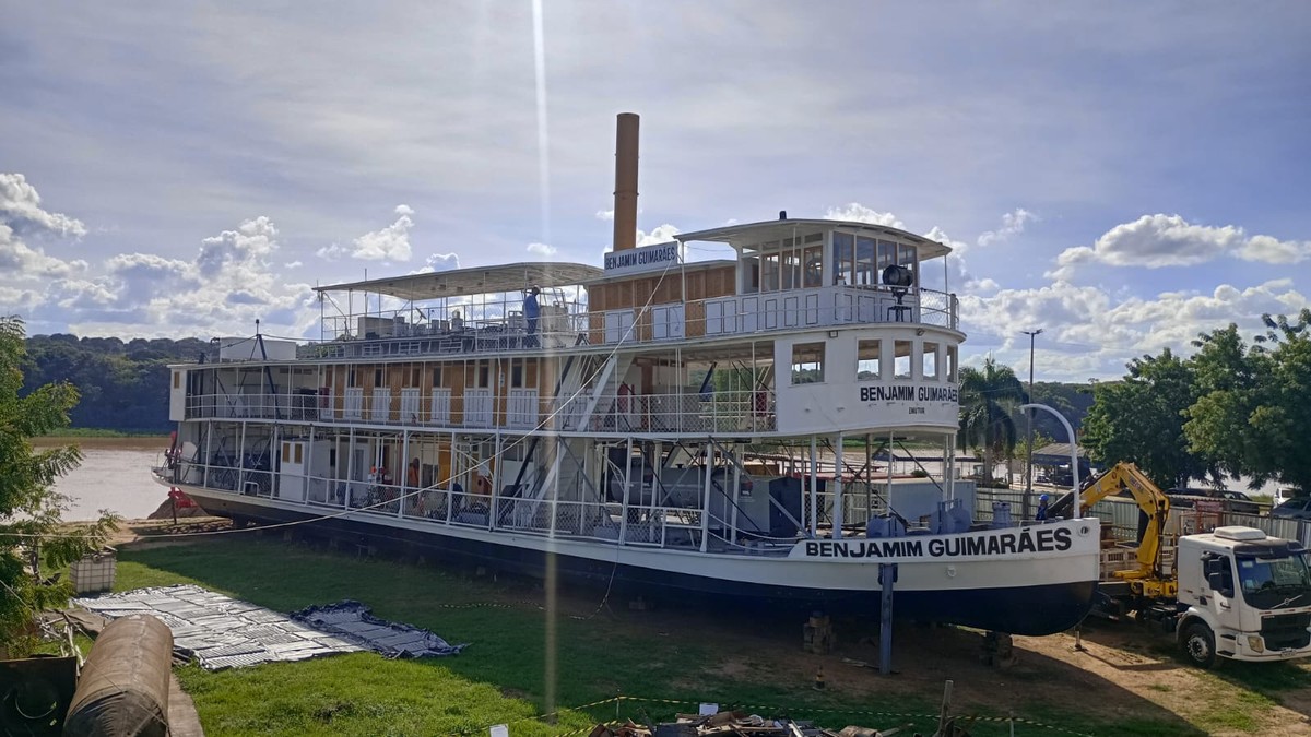 Único barco a vapor do mundo pode voltar a navegar mais de 10 anos após última viagem