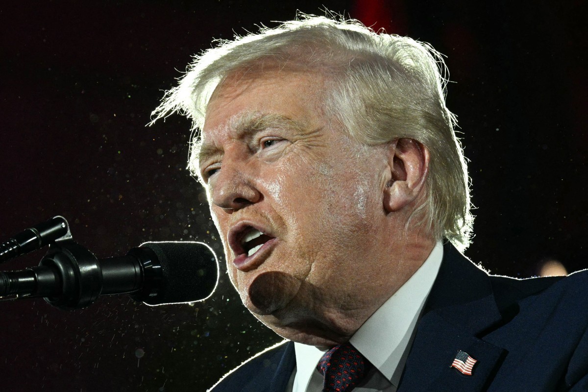 Trump renova ameaça, promete atacar infraestrutura do Irã e cobra reabertura do Estreito de Ormuz