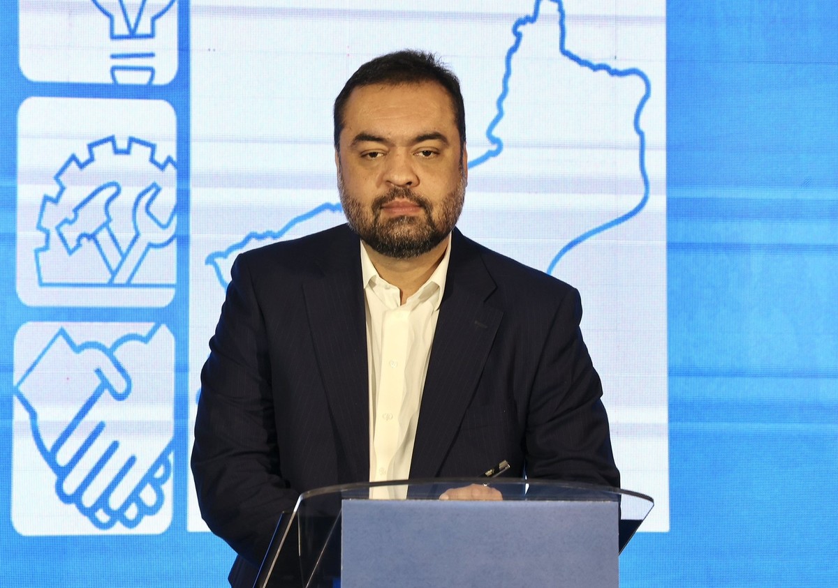 Mesmo liderando corrida ao Senado, Castro recebeu as piores notícias da Quaest, avalia especialista