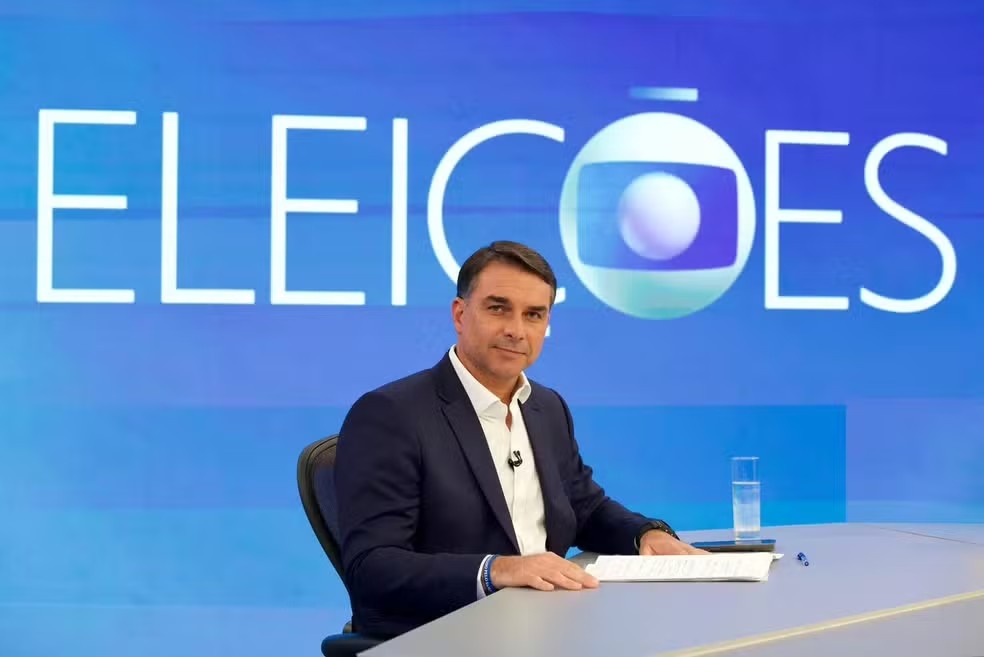 Em sabatina Flvio Bolsonaro no explica destino de recur | Política | QTU - Notícias