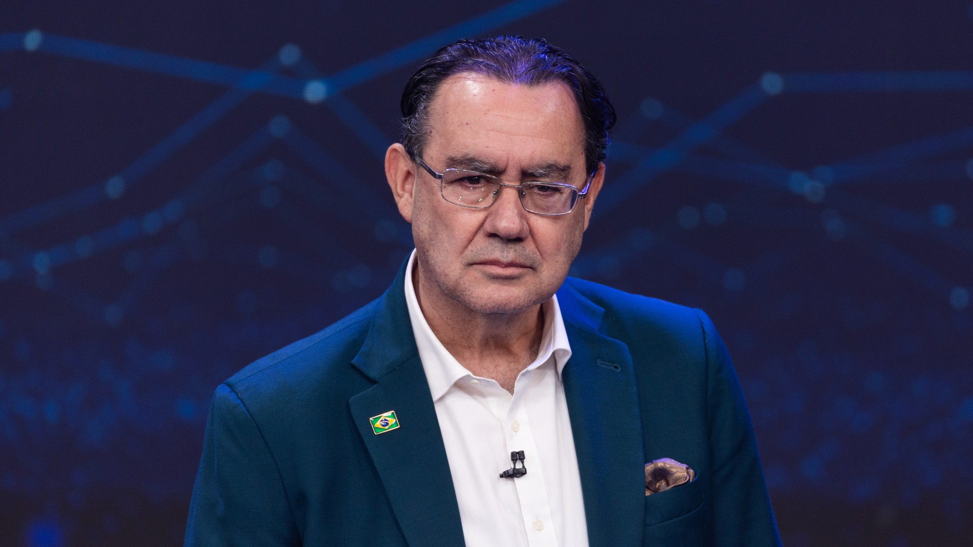 Augusto Cury comemora terceiro lugar na Quaest com 10% das intenções de voto - QTU Questões do Universo