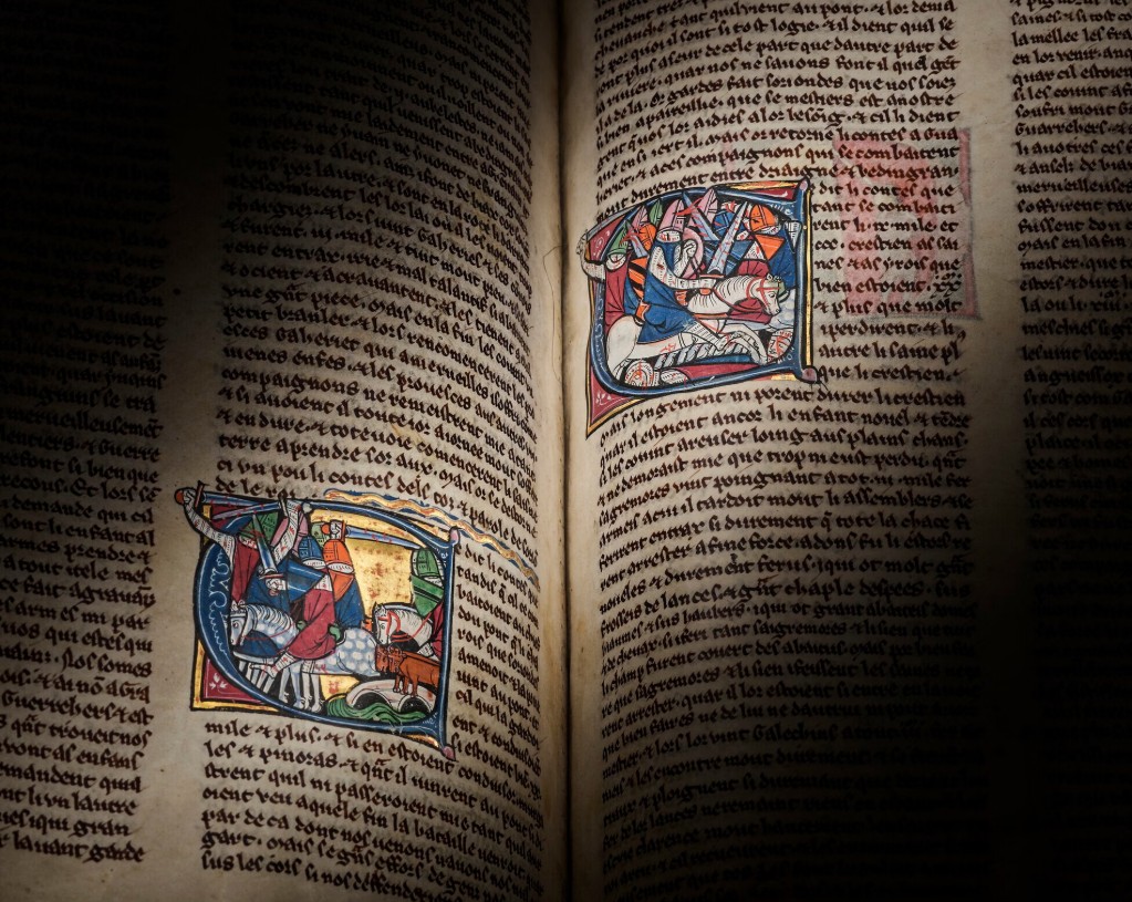 Manuscrito medieval de mais de 700 anos com histórias do Rei Arthur vai a leilão com valor de R$ 13 milhões