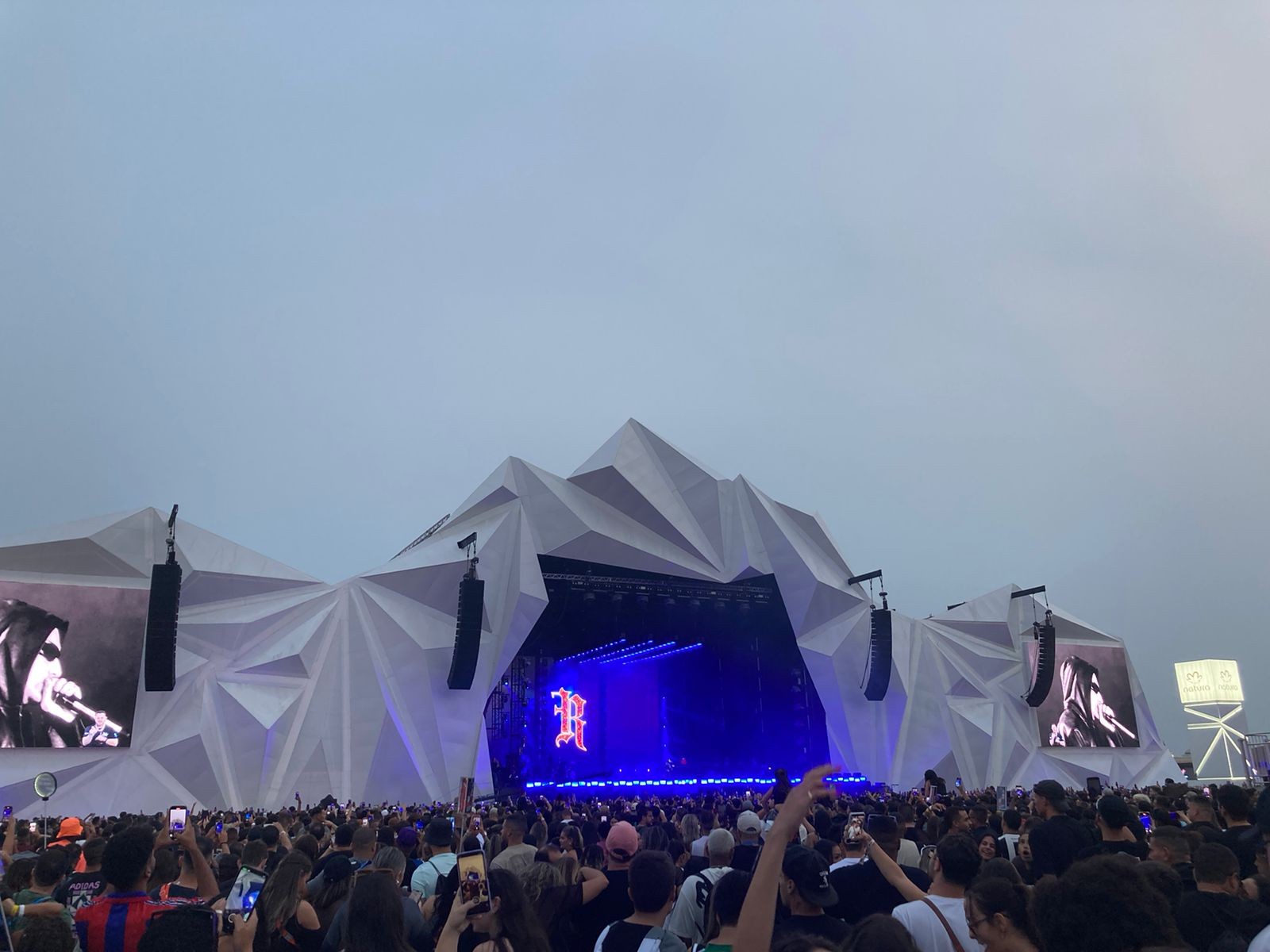 Qual a previsão de tempo para o Rock in Rio? Primeiro final de semana deve ser marcado por chuva e tempo ameno - QTU Questões do Universo