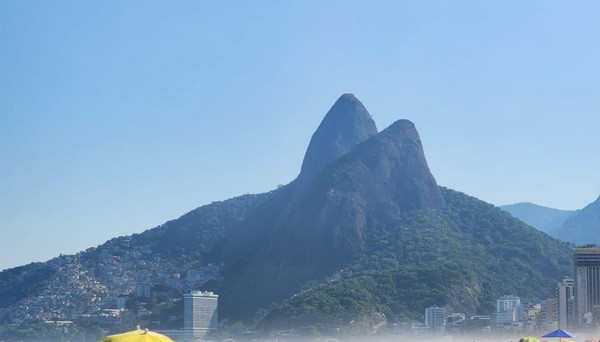 Rio de Janeiro tem dia de 'verão' e registra oito das dez temperaturas mais altas do país neste domingo