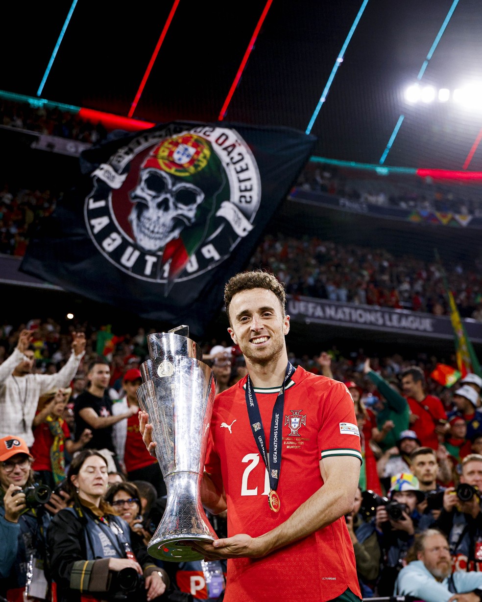 Diogo Jota comemora título da Liga das Nações com Portugal. — Foto: Reprodução/Redes Sociais