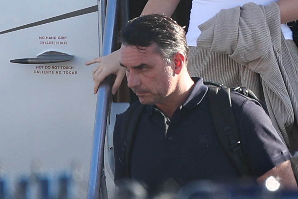 Lula adota estratégia de não se envolver no assunto da fuga de Flávio Bolsonaro para evitar conflito diplomático