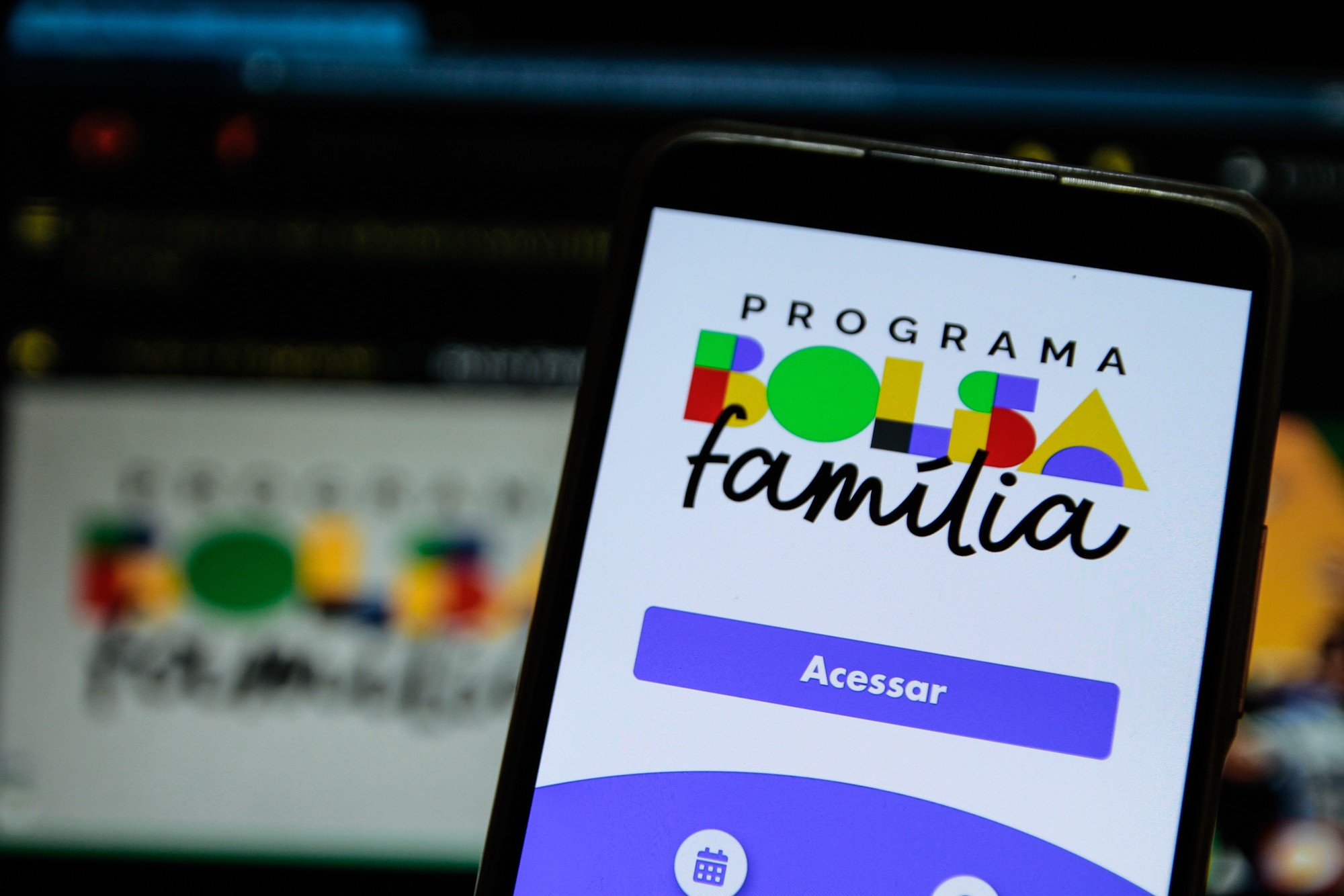 ‘50 Debates para o Brasil’: Bolsa Família deve ser ampliado ou priorizar qualificação e emprego?