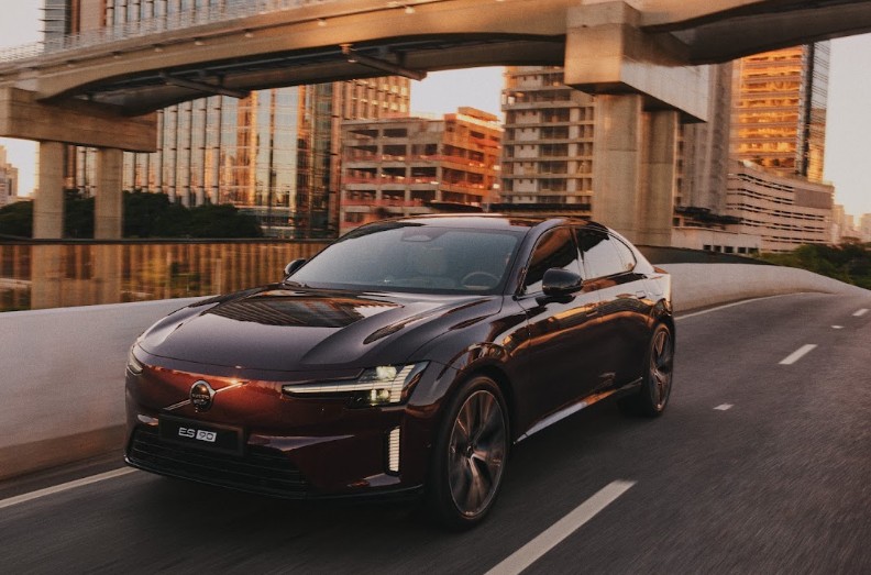 Volvo ES90 chega ao Brasil com recarga rápida e conforto de classe executiva - QTU Questões do Universo