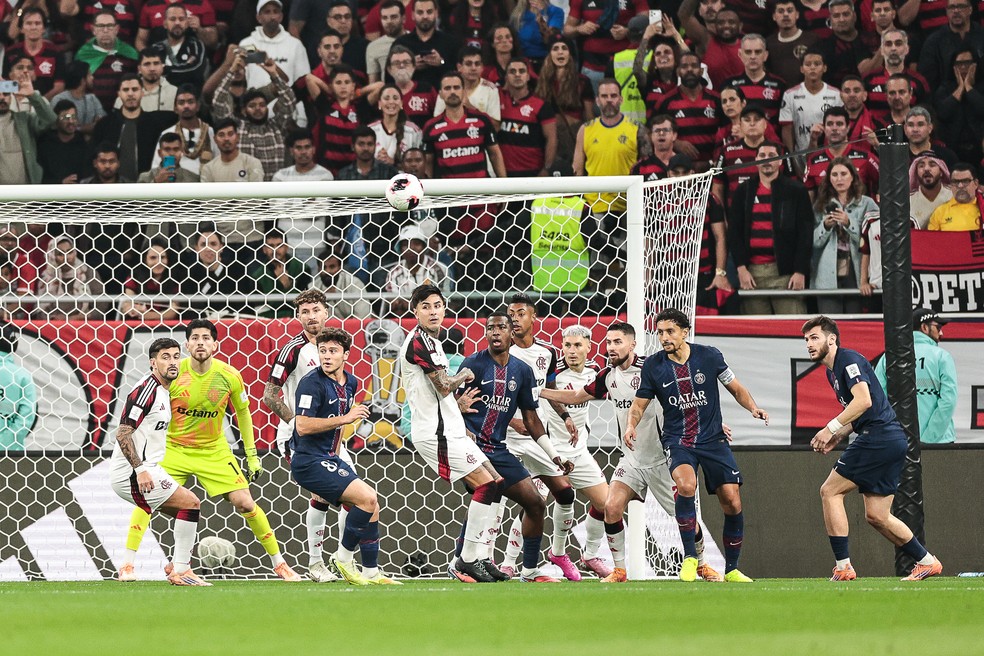 Lance de PSG x Flamengo, pela Copa Intercontinental — Foto: Gilvan de Souza/Flamengo