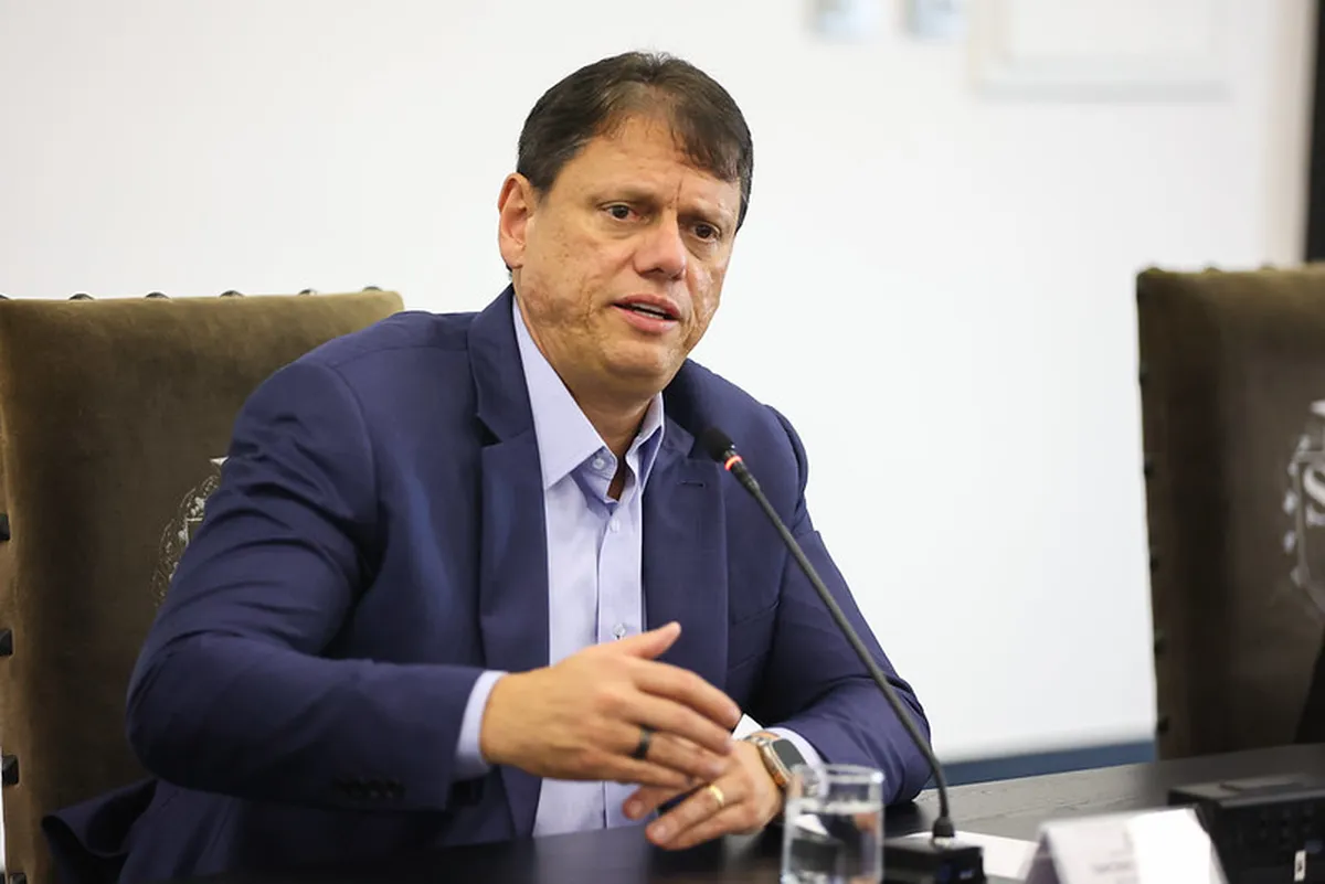 Tarcísio defende reforma política e diz que 'reeleição está fazendo mal para o Brasil'