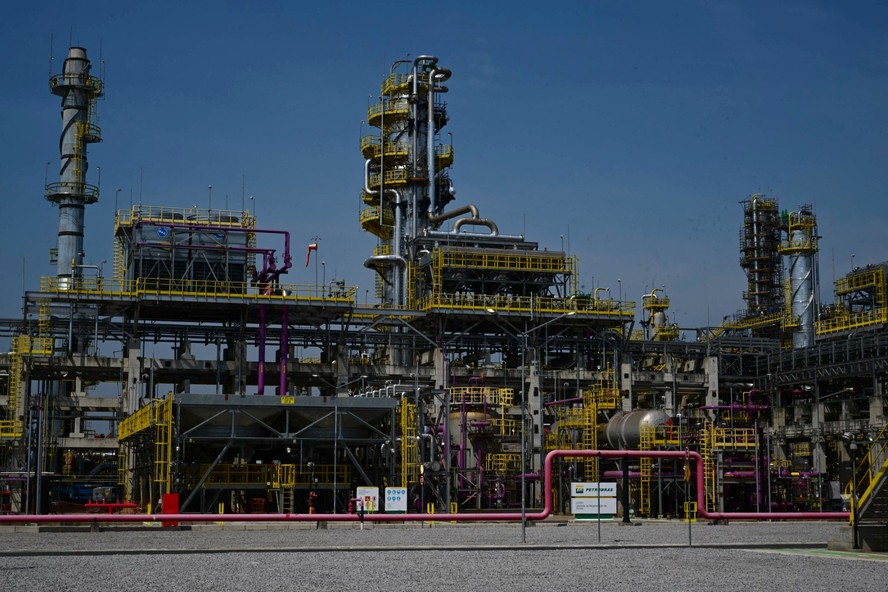 Oriente M&eacute;dio: Petrobras afirma que opera&ccedil;&otilde;es seguem seguras e em rotas  alternativas ao conflito