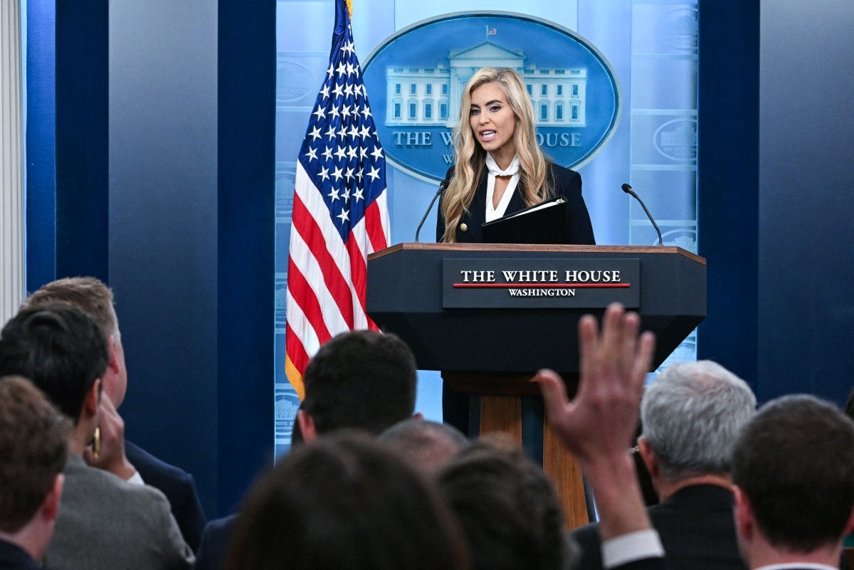 Nova porta-voz do governo Trump é acusada de ter mentido sobre ter credencial de advogada - Foto