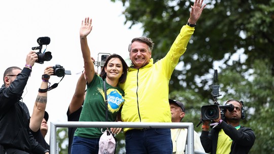 Michelle Bolsonaro pede que Deus guarde Malafaia de toda perseguição após operação da PF Michelle Bolsonaro pede que Deus guarde Malafaia de toda perseguição após operação da PF