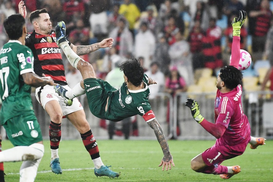 Final da Libertadores entre Palmeiras e Flamengo começa com 15 minutos ...