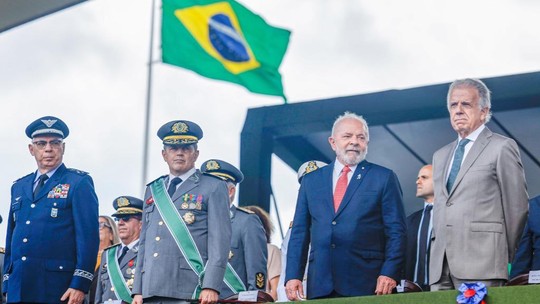 Às vésperas do aniversário do golpe, Lula se encontra com militares nesta quinta (28)